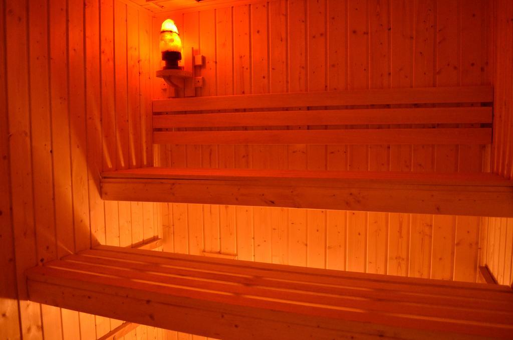 Hotel Mikorzyn Ślesin Eksteriør bilde