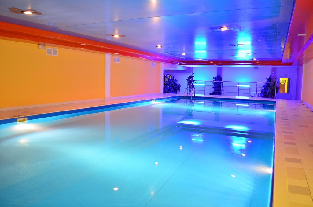 Hotel Mikorzyn Ślesin Eksteriør bilde