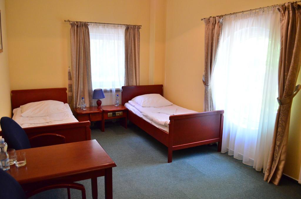 Hotel Mikorzyn Ślesin Rom bilde