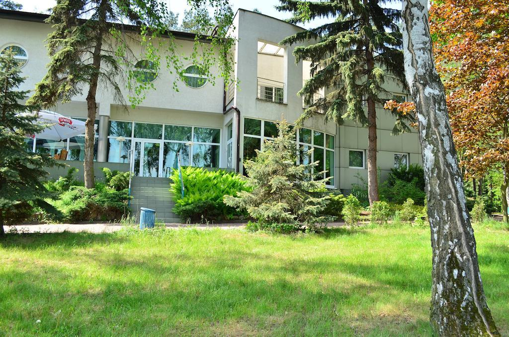 Hotel Mikorzyn Ślesin Eksteriør bilde