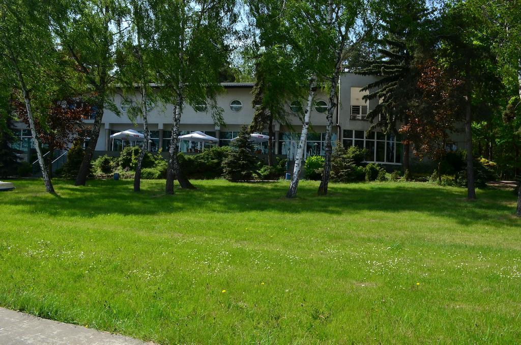 Hotel Mikorzyn Ślesin Eksteriør bilde
