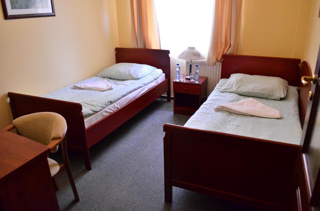 Hotel Mikorzyn Ślesin Rom bilde