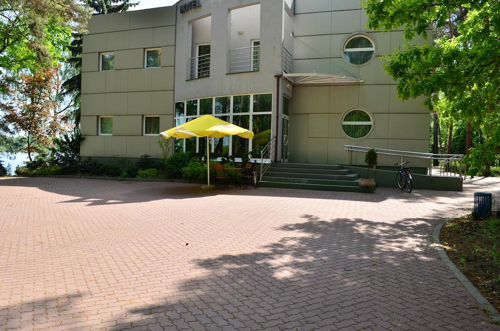 Hotel Mikorzyn Ślesin Eksteriør bilde